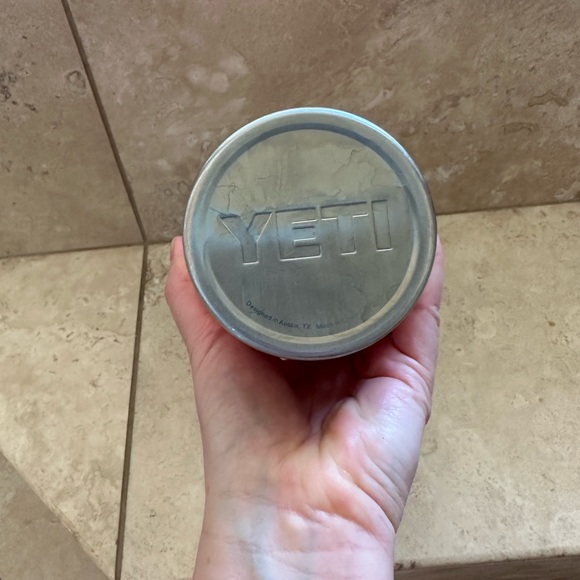 Yeti Rambler 30 ounce Tumbler with mag slider lid limited edition pink - Picture 5 of 11